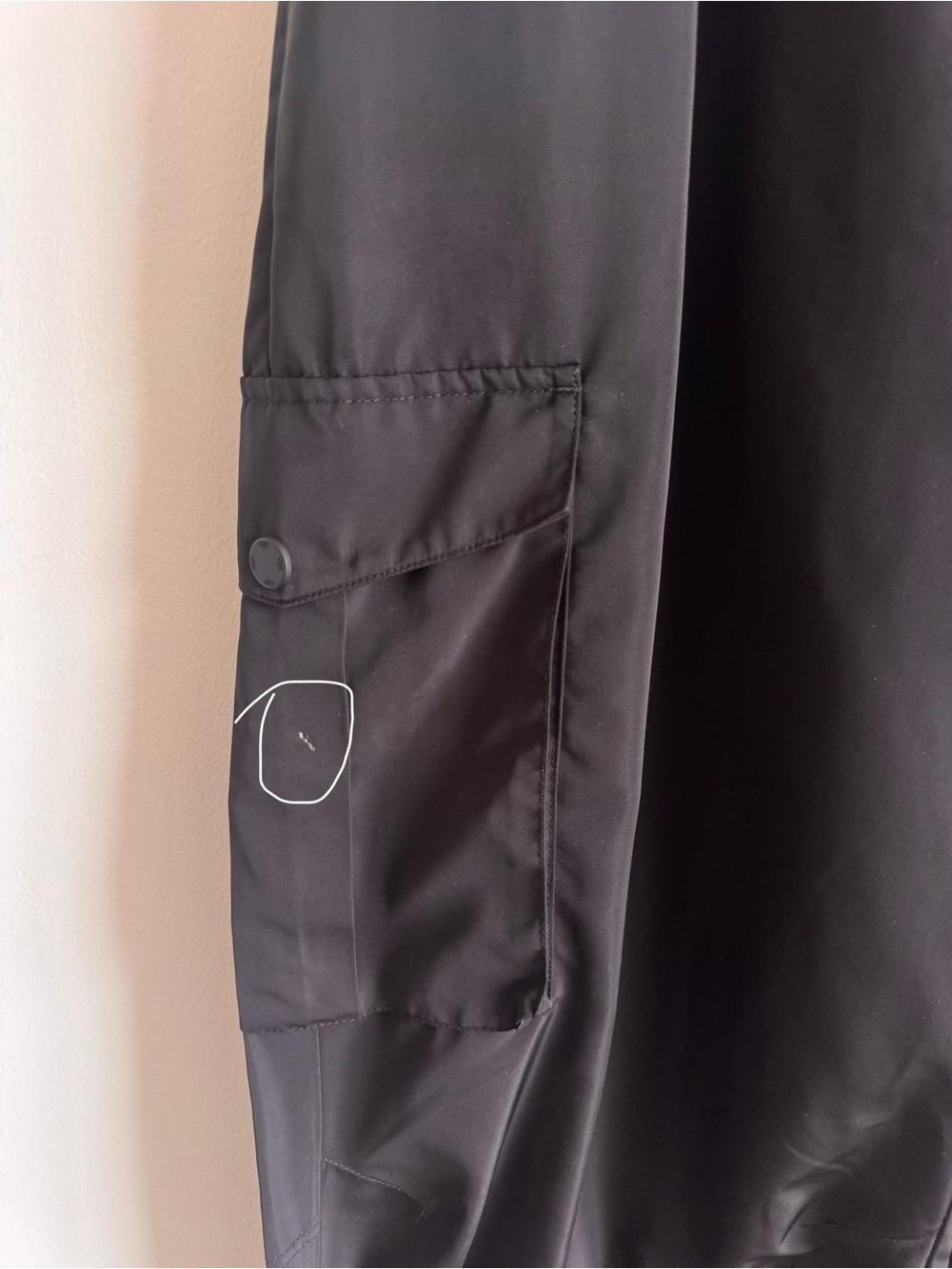 Alo Yoga | High Waist Break Line Celana Cargo Jogger Pants - Black Large - Picture 12 of 12